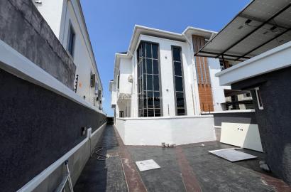 3 bedroom semi-detached duplex for sale