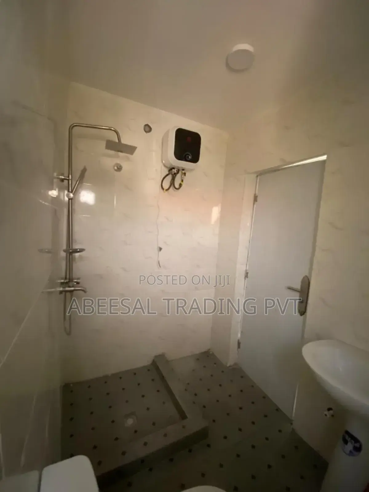 3bdrm Duplex in Ikota for sale