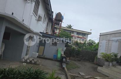 A Duplex On 2plots On A Corner Piece