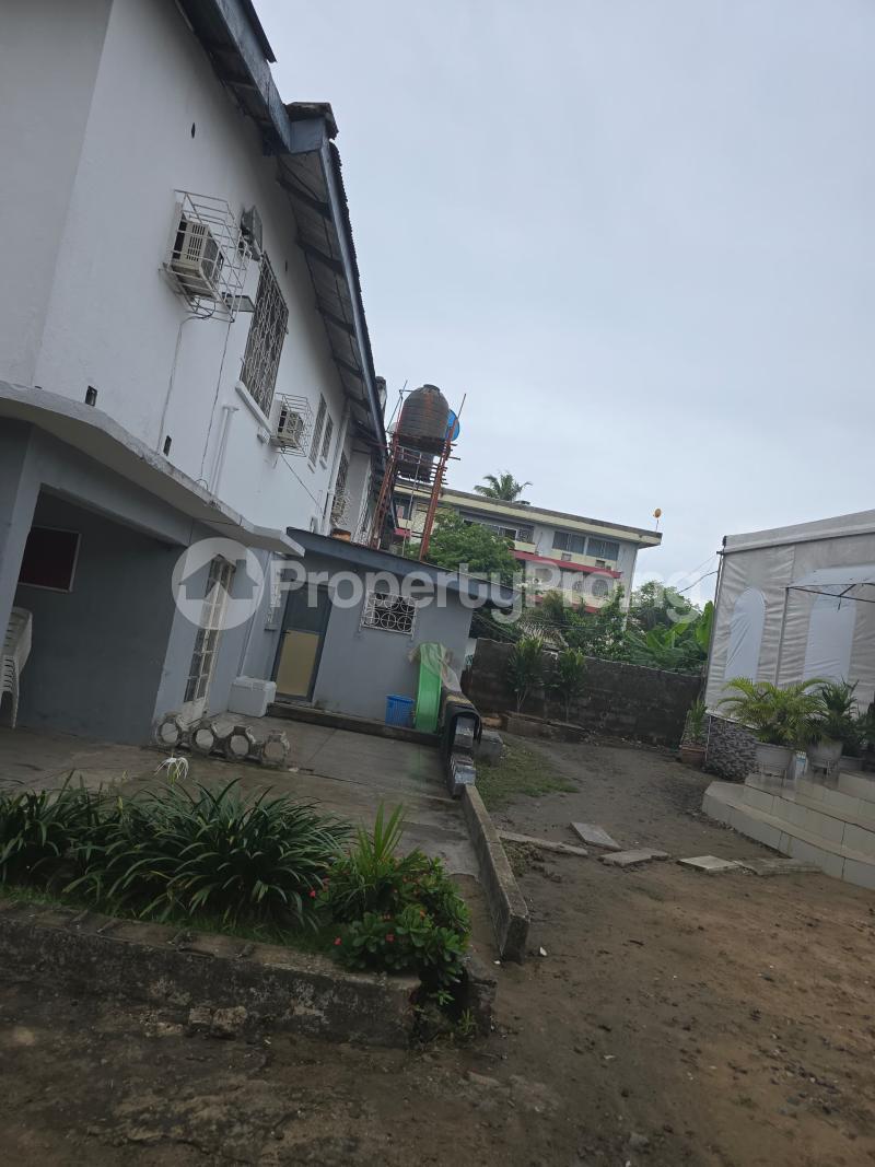 A Duplex On 2plots On A Corner Piece