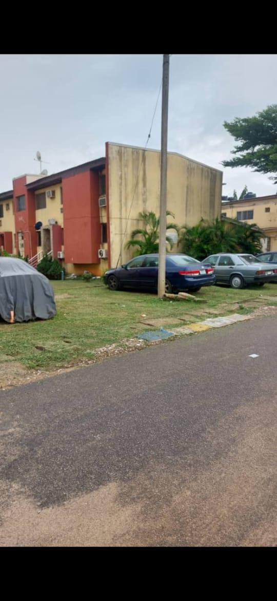 GARIKI 3 BEDROOM FLAT FOR SALE