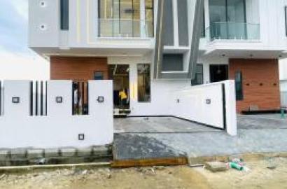 Contemporary Newly Built Spacious 4bedroom Duplex With Bq