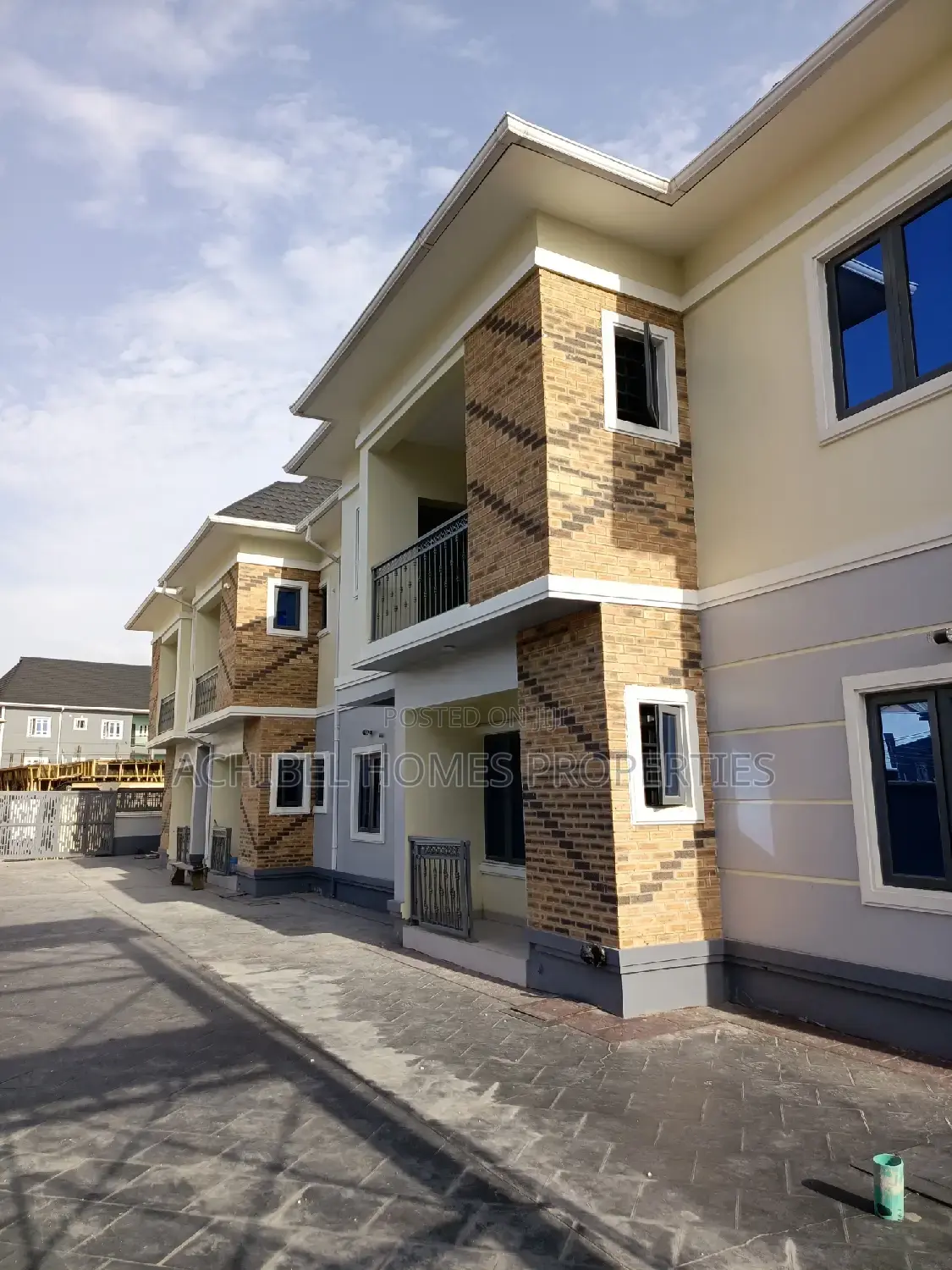 2bdrm Block of Flats in Close To Ikate, Lekki Phase 1 for sale