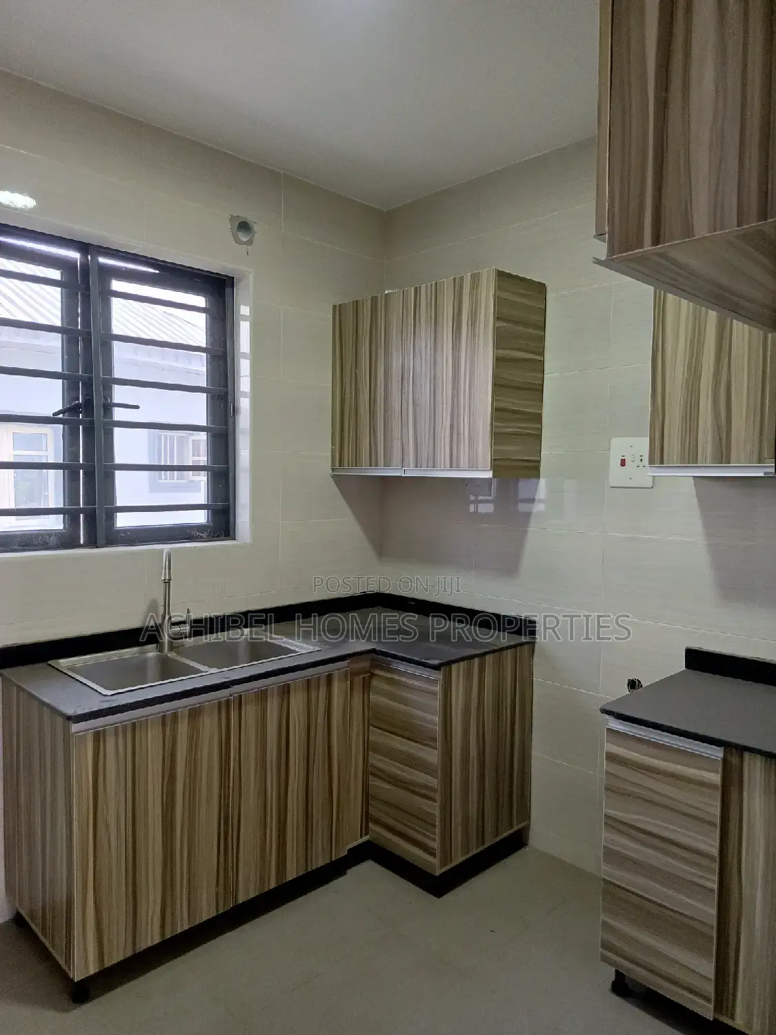 2bdrm Block of Flats in Close To Ikate, Lekki Phase 1 for sale
