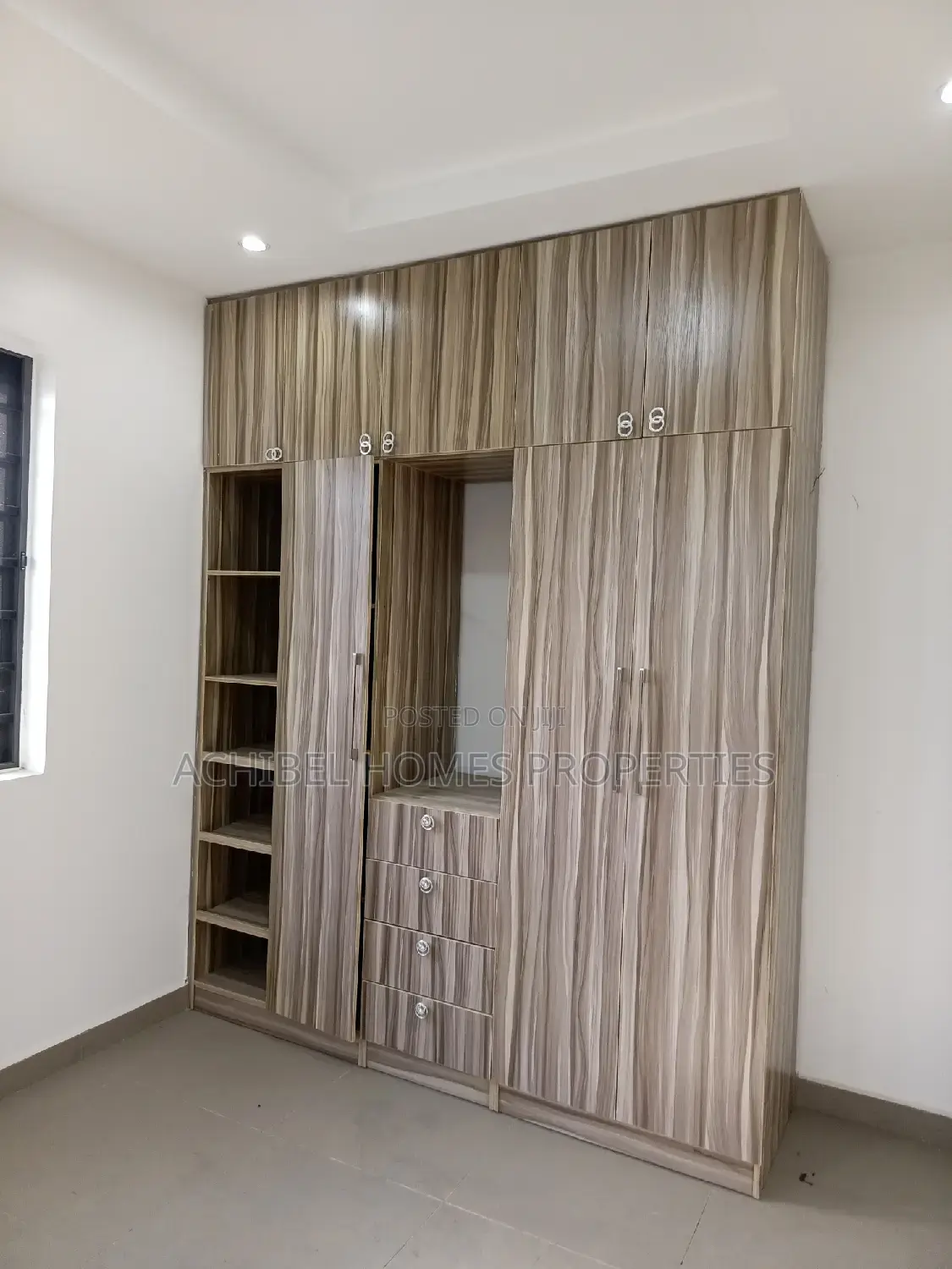 2bdrm Block of Flats in Close To Ikate, Lekki Phase 1 for sale