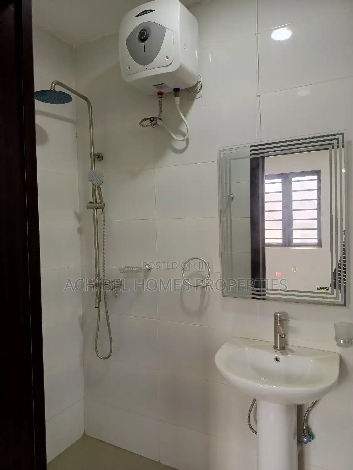2bdrm Block of Flats in Close To Ikate, Lekki Phase 1 for sale
