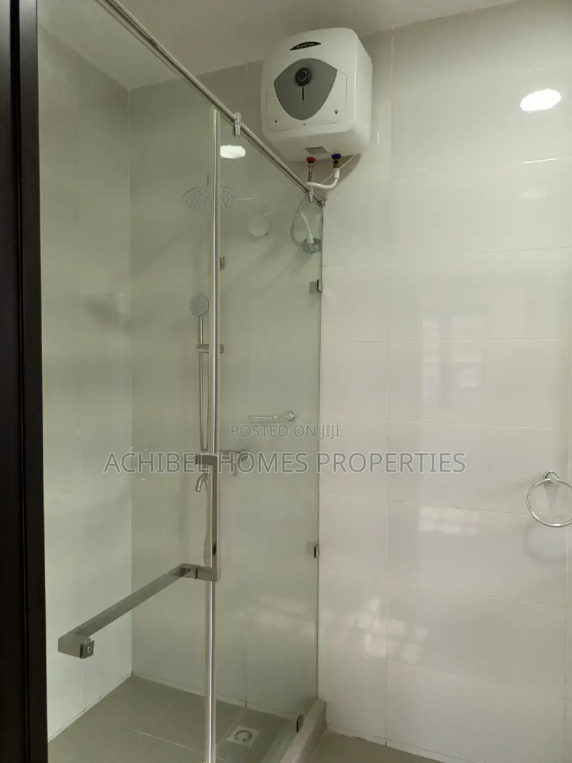 2bdrm Block of Flats in Close To Ikate, Lekki Phase 1 for sale