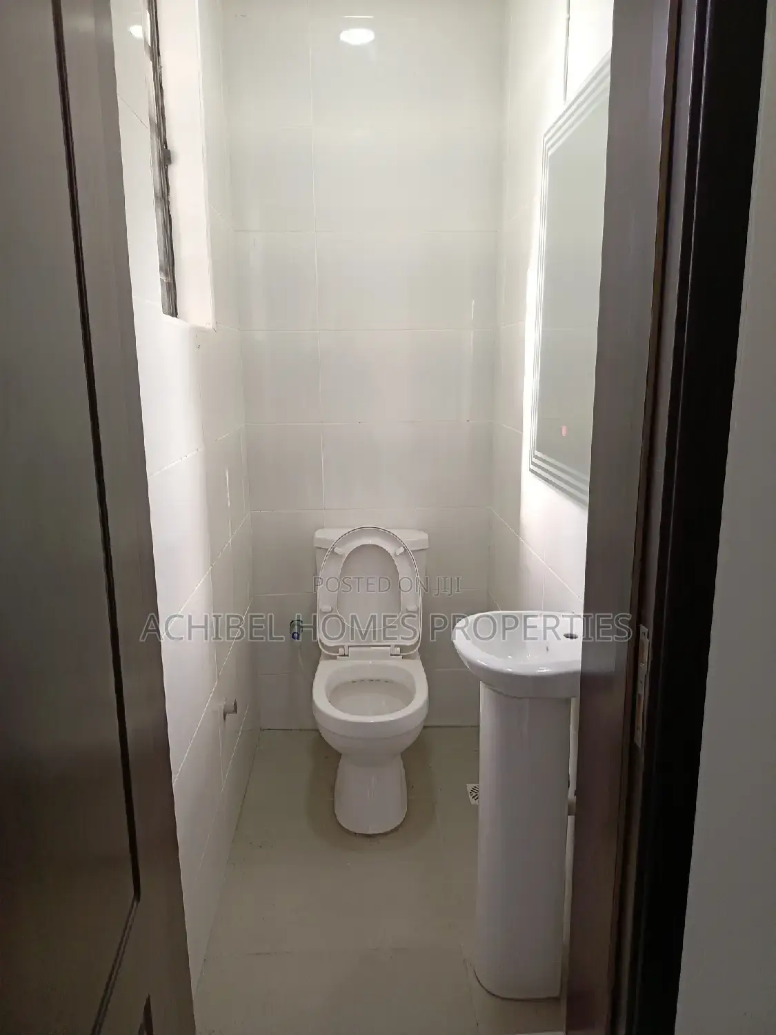 2bdrm Block of Flats in Close To Ikate, Lekki Phase 1 for sale
