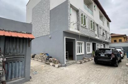 Spaciously Built 4 Bedroom Terrace Duplex with Bq    Location: Surulere.  Price: ₦150M