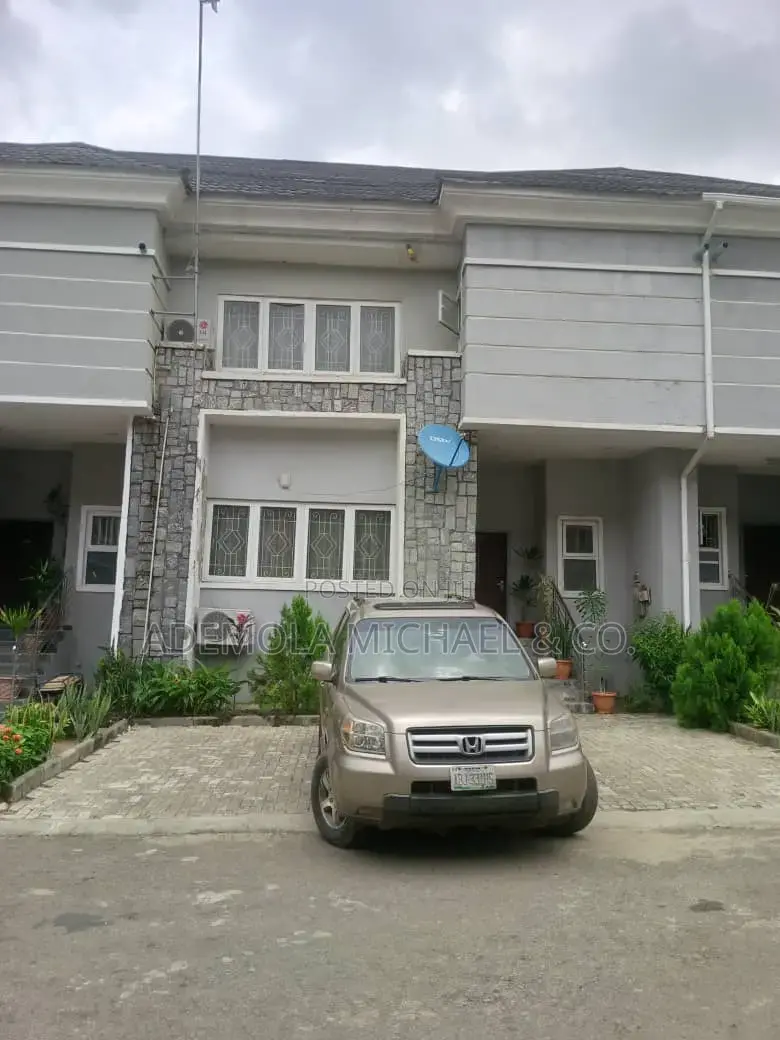 4bdrm Townhouse/Terrace in Brookshore Residence, Karsana for sale
