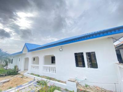 Location: Bashorun, Majek, Lagos 1 Room And Parlor