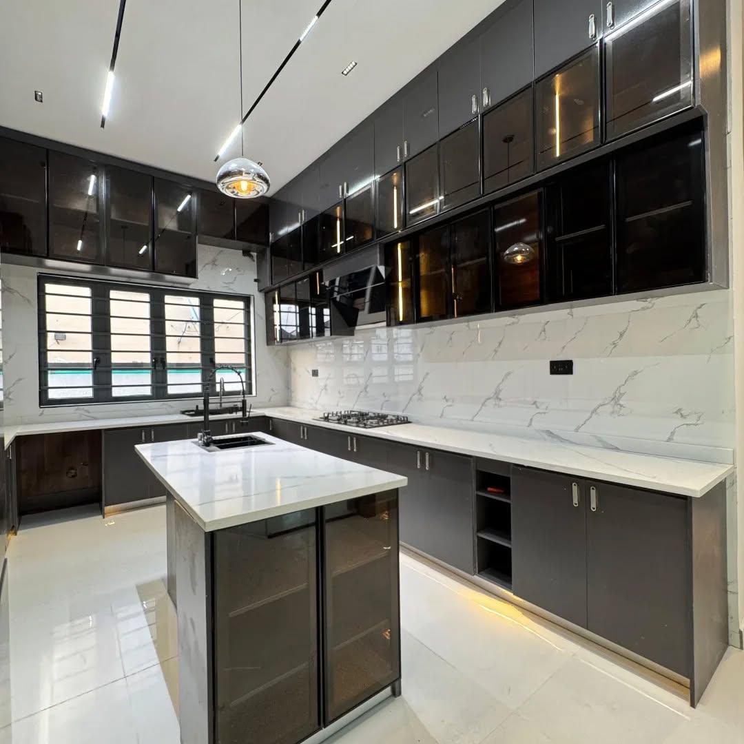 LUXURY 5 BEDROOM FULLY DETACHED DUPLEX WITH A BQ & POOL.