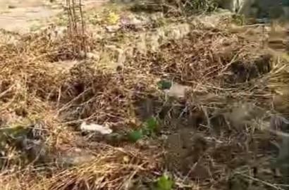 Half plot of land with an Uncompleted 3bedroom Flat ( foundation) in a built up area not too far from the major tarred road at the back of Ifo High School, Ifo