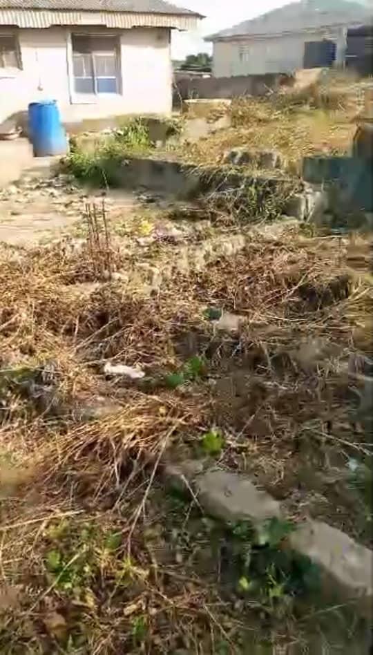 Half plot of land with an Uncompleted 3bedroom Flat ( foundation) in a built up area not too far from the major tarred road at the back of Ifo High School, Ifo