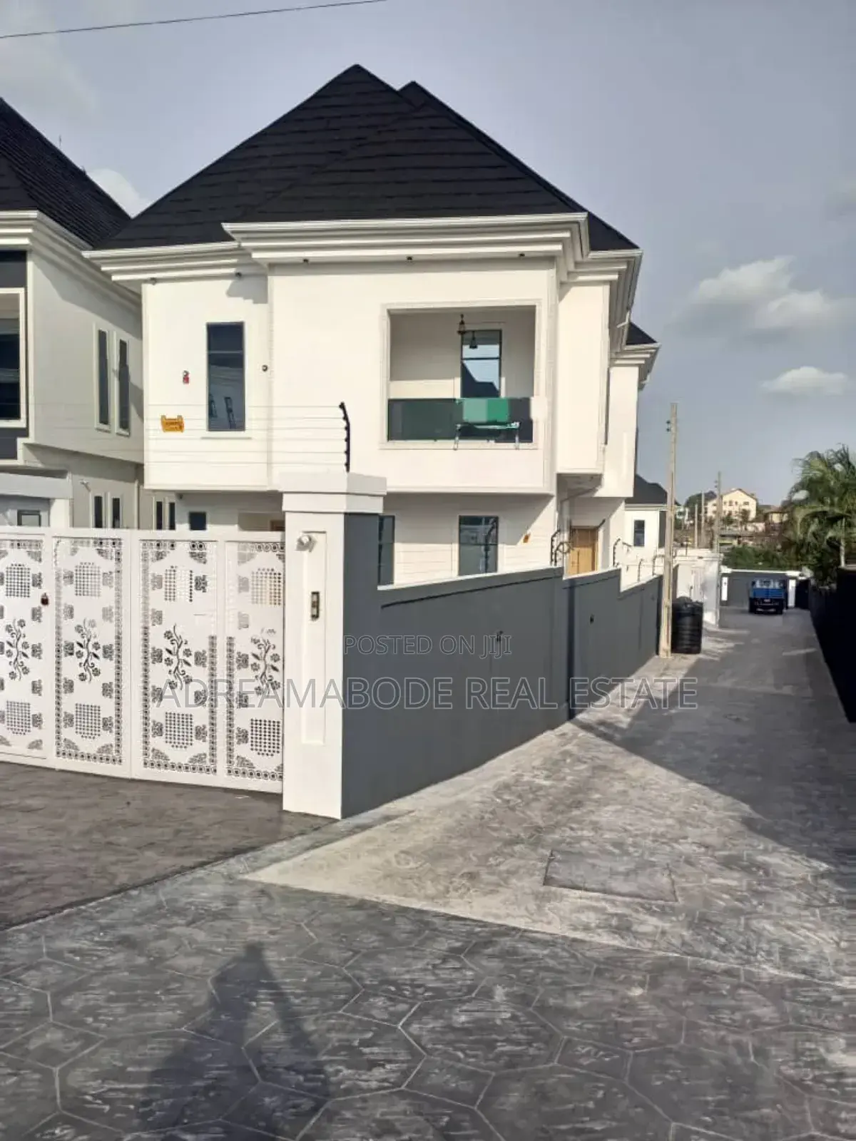 5bdrm Duplex in Omole Phase 1 for sale