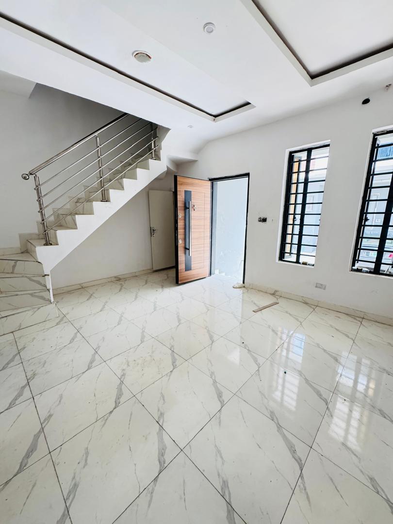NEWLY BUILT 3 BED TERRACE DUPLEX  WITH 24 HOURS ELECTRICITY AVAILABLE FOR SALE
