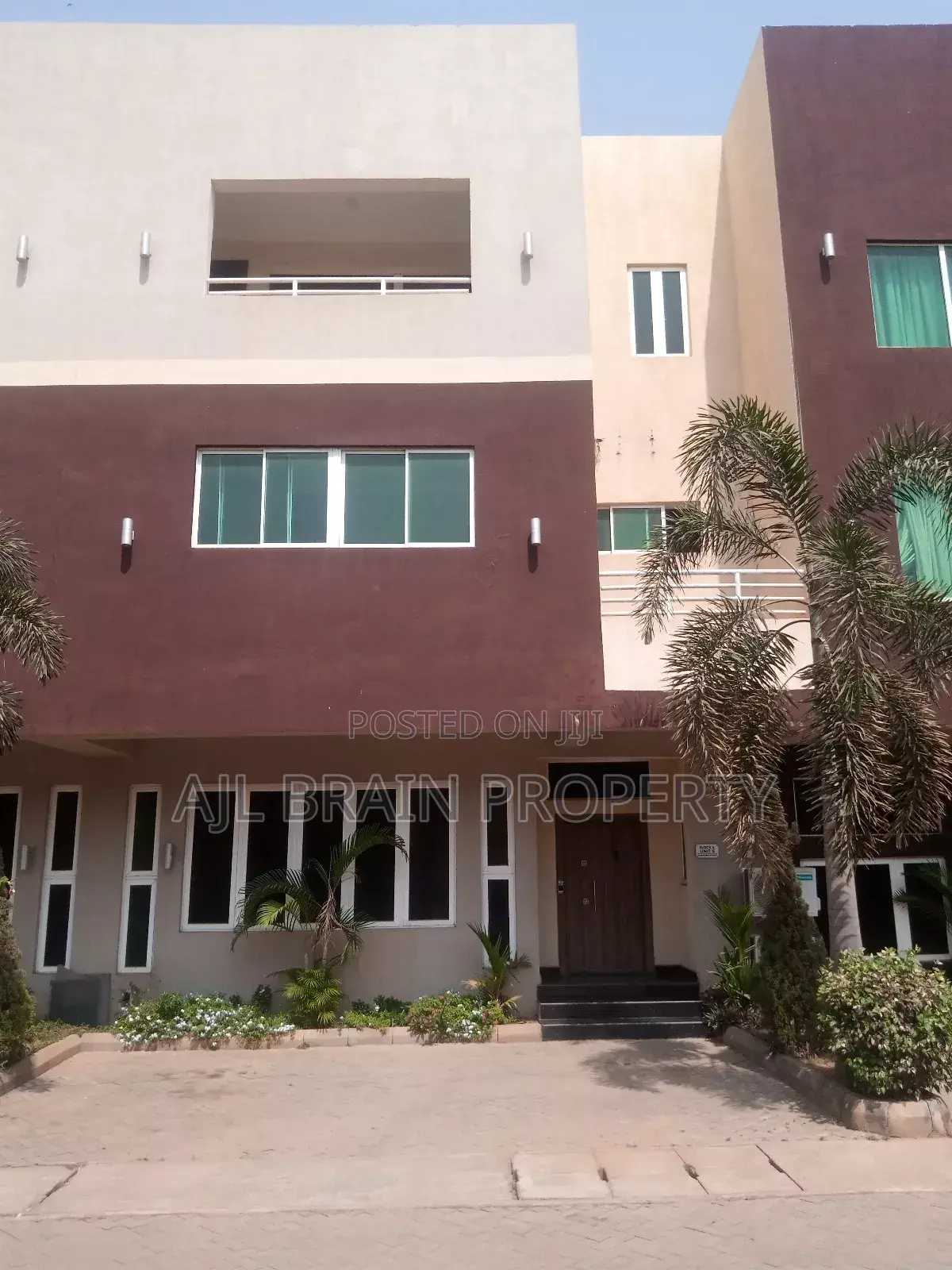 4bdrm Townhouse/Terrace in Katampe Beside Jahi for sale