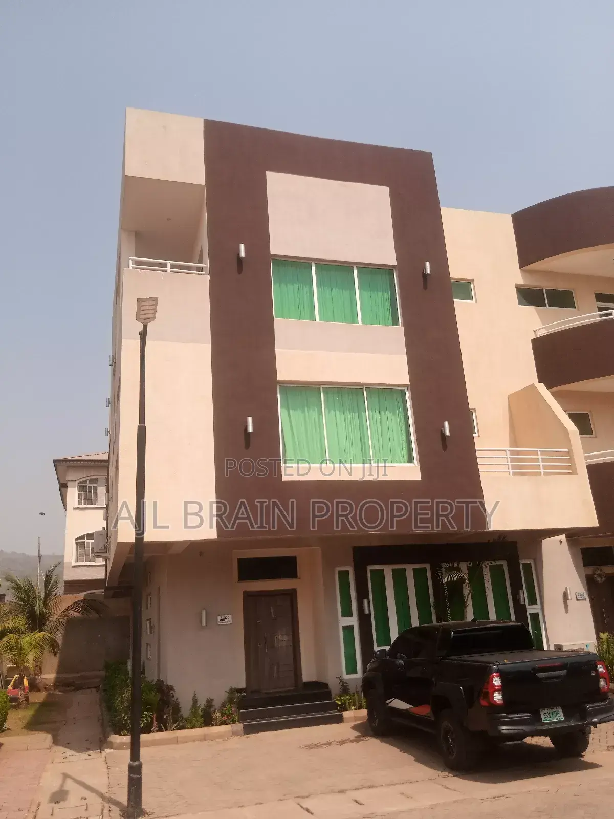 4bdrm Townhouse/Terrace in Katampe Beside Jahi for sale