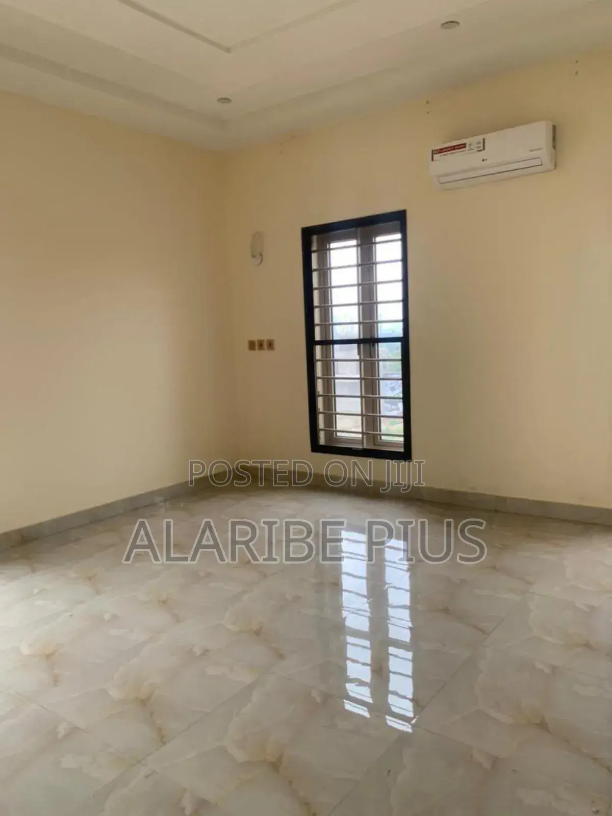3bdrm Block of Flats in Estate, Wuye for rent