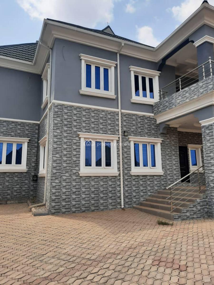 5 bedroom detached duplex for sale