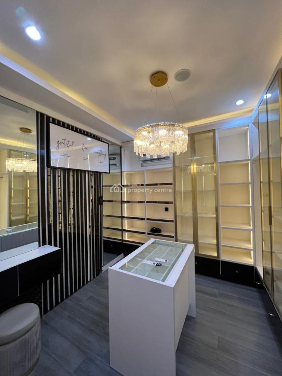 Furnished And Luxury 3 Bedroom Flat