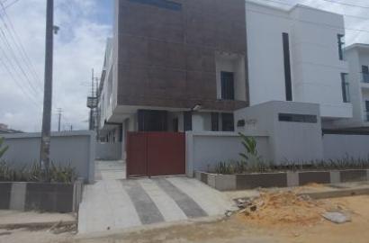 Amazing 5 Bedroom Duplex With A Pool, Bq Cinema