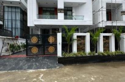 Aesthetically Pleasing 5 Bedroom Duplex With A Cinema,bq,pool