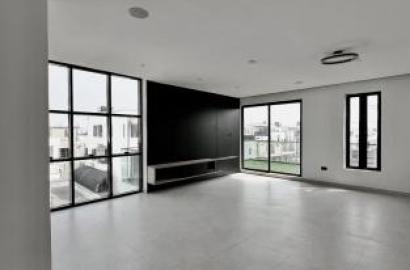 Luxury 5 Bedroom Duplex With A Pool,gym,cinema And Rooftop Terrace