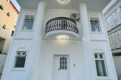 Aesthetically Pleasing 4 Bedroom Duplex With A Pool