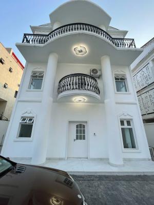Aesthetically Pleasing 4 Bedroom Duplex With A Pool