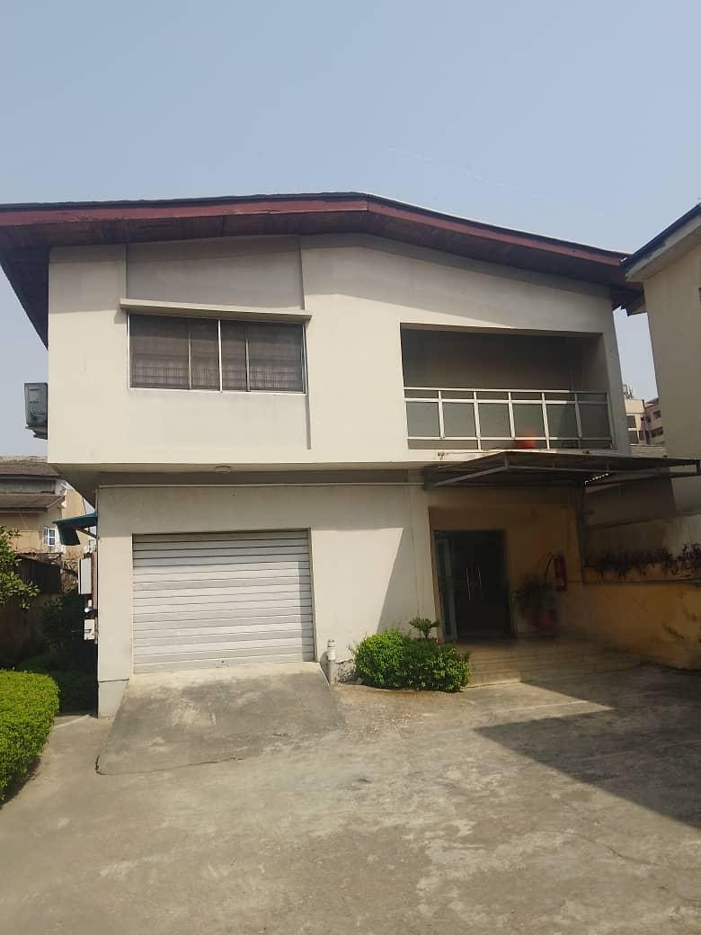 Commercial building suitable for any business for lease in Victoria island, rent ₦40m per annum (3 years upfront payment)