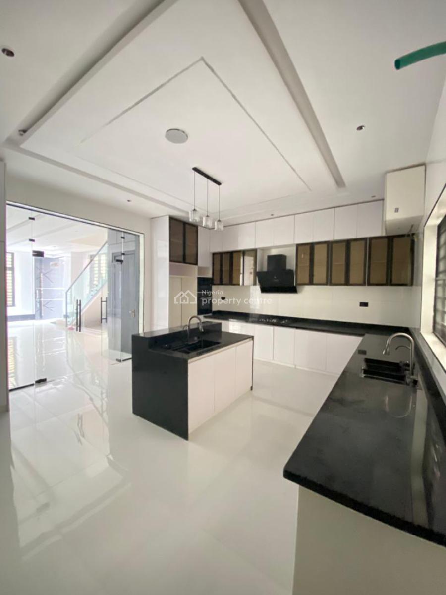 Newly Built 5 Bedroom Detached Duplex With Bq
