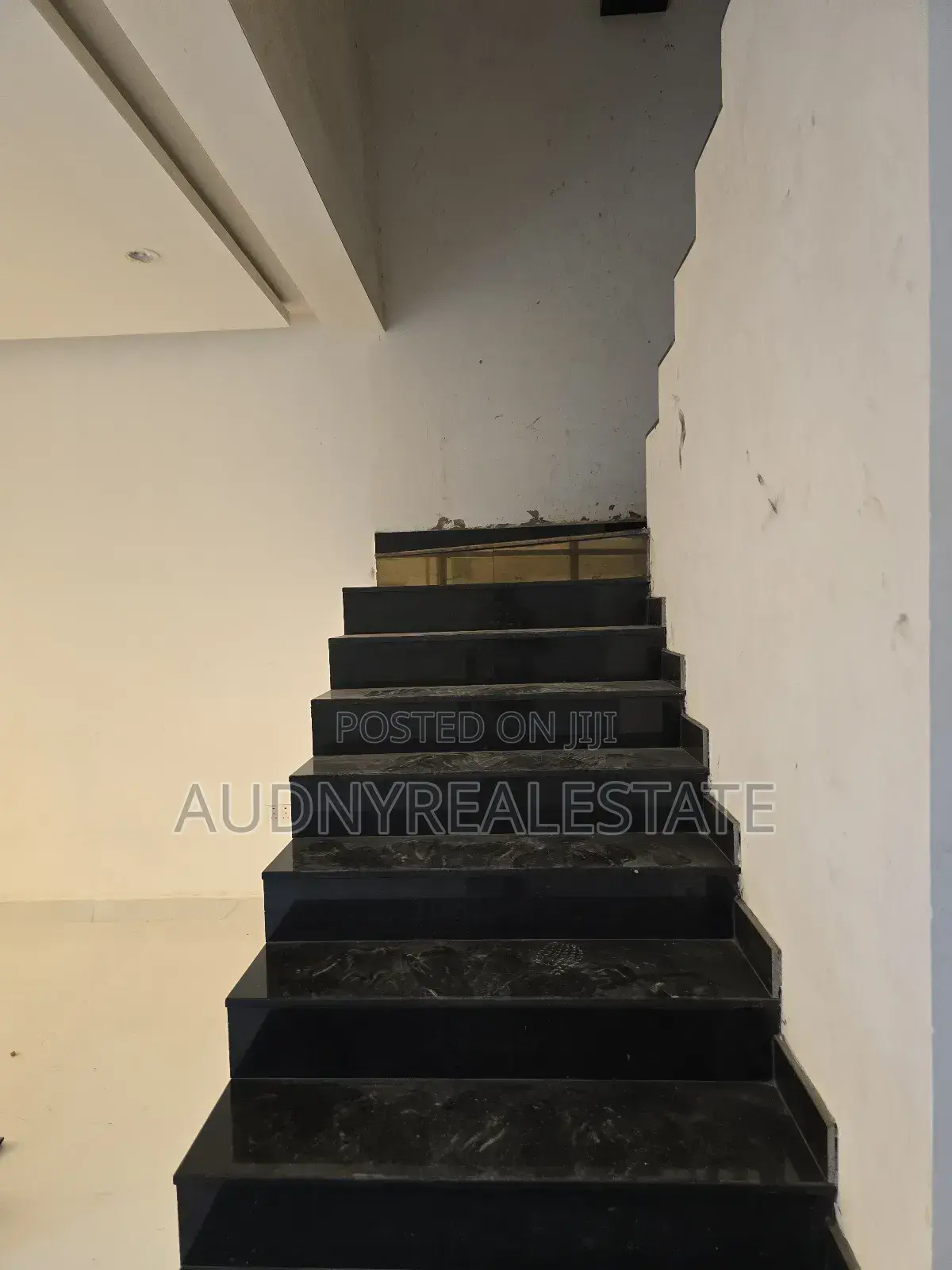 4bdrm Townhouse/Terrace in Wuse 2 for sale