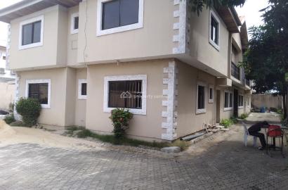 Land Measuring 860sqm With Old 4 Numbers Of 3 Bedroom Flat + Bqs