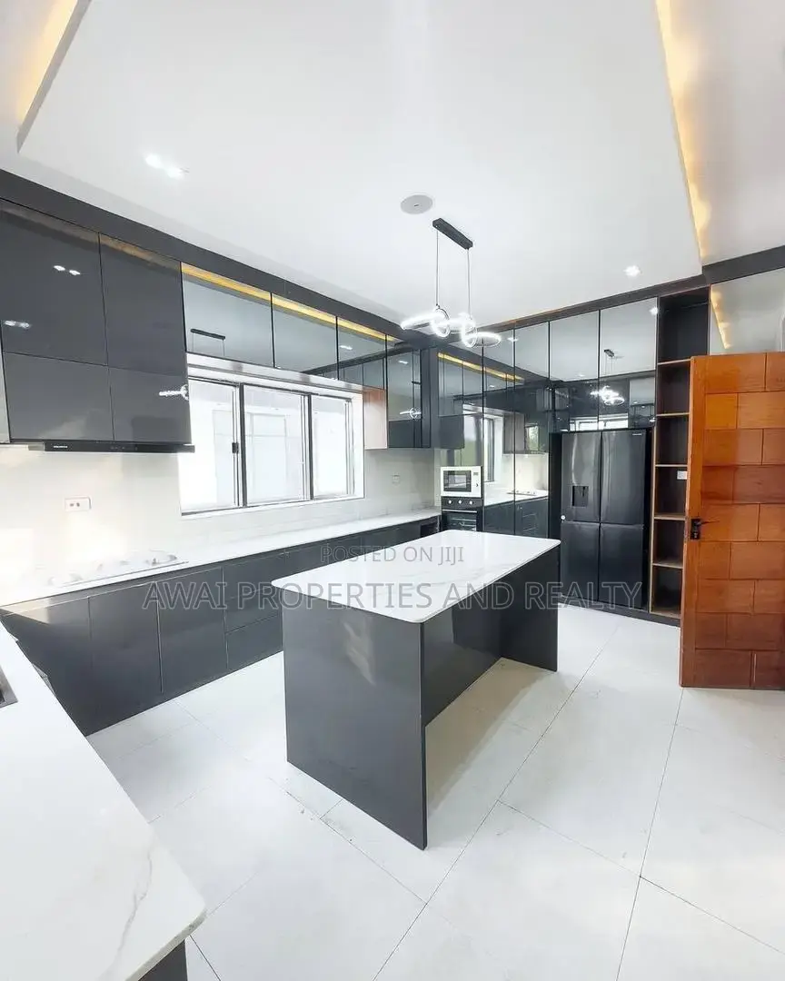 Lekki Luxurious and Smart Duplex With Swimming Pool Cinema