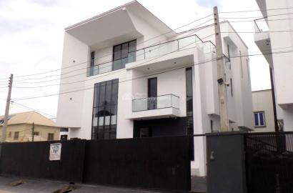 Luxury 5 Bedroom Fully Detached Duplex With Bq And Swimming Pool