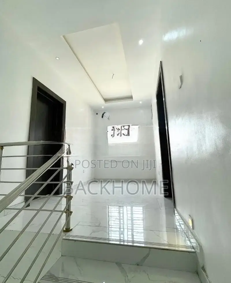 4bdrm Duplex in Metro Homes, for sale