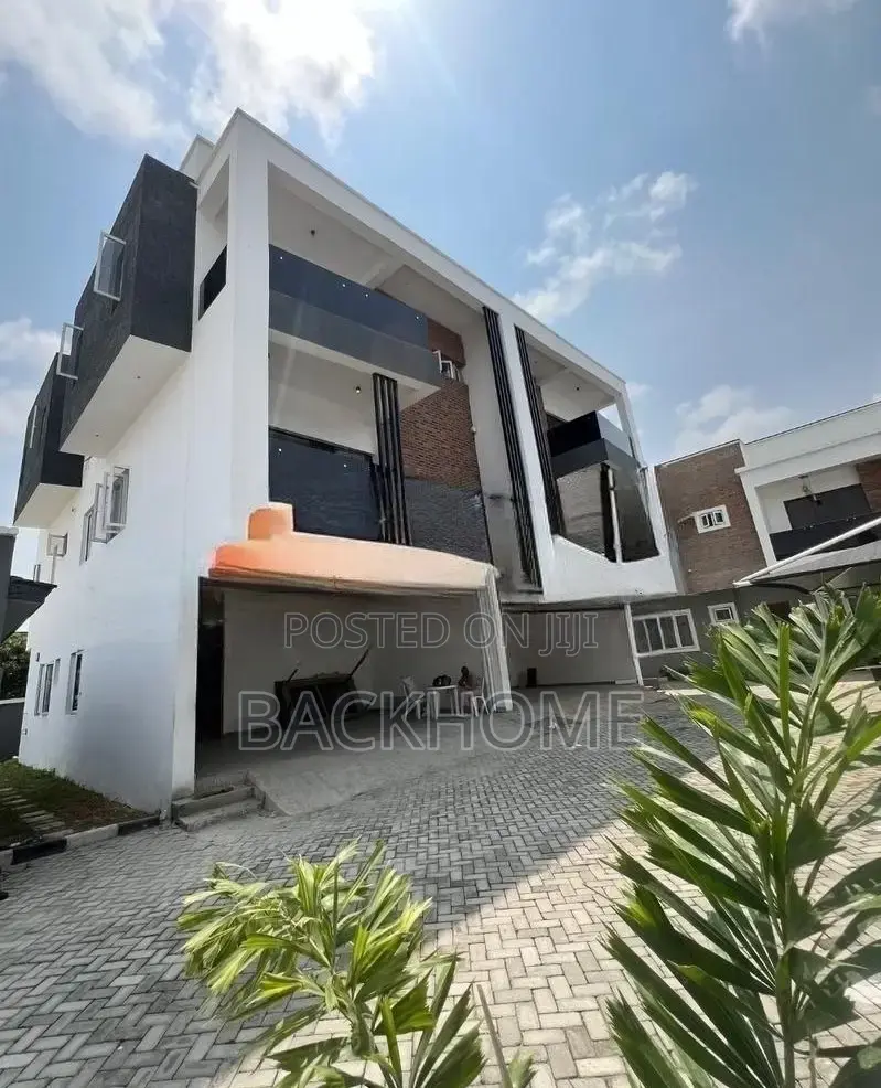 4bdrm Duplex in Metro Homes, for sale