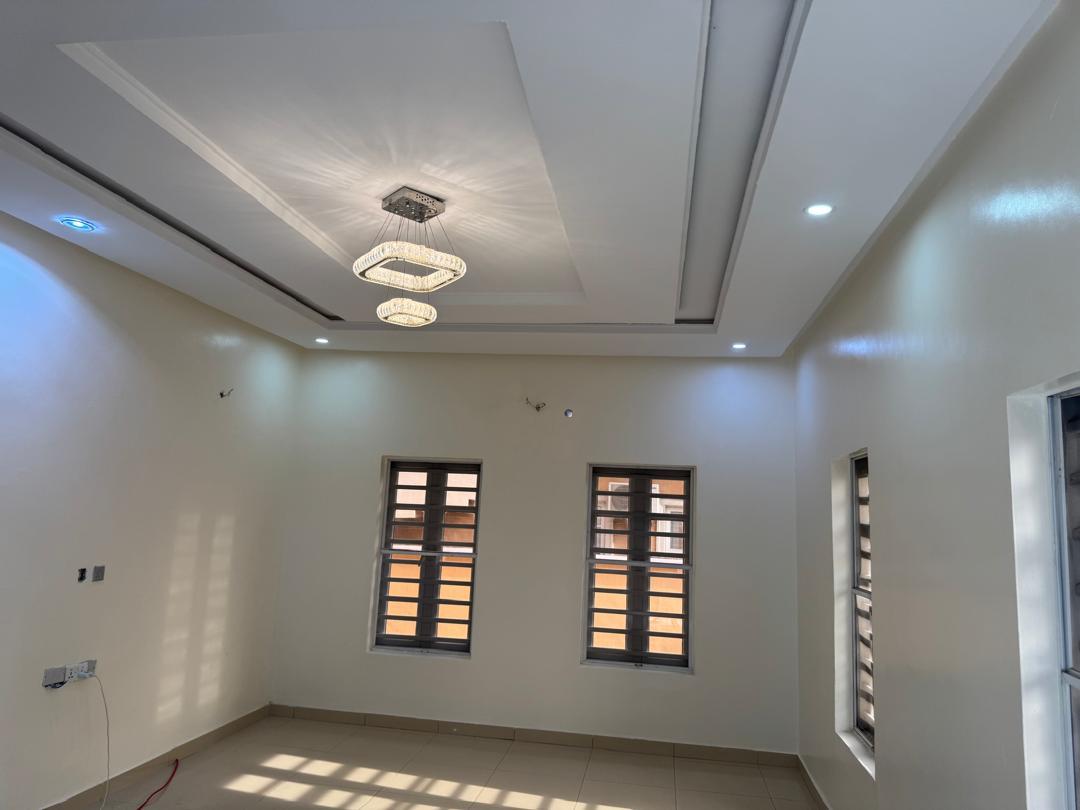 TO LET  5 bedroom fully detached with bq Ologolo lekki