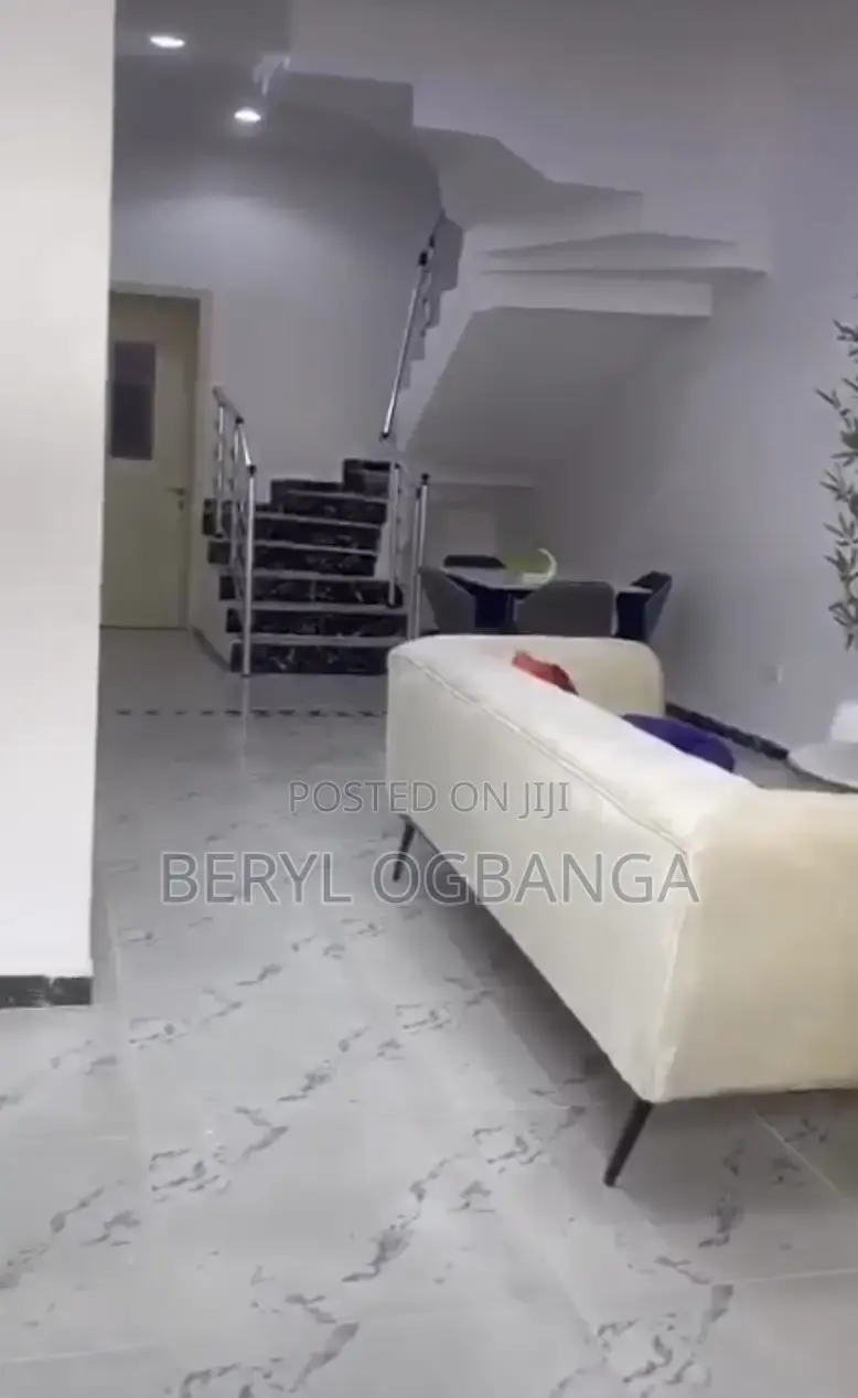 Rent Per Week in This Luxurious Weekly Apartment