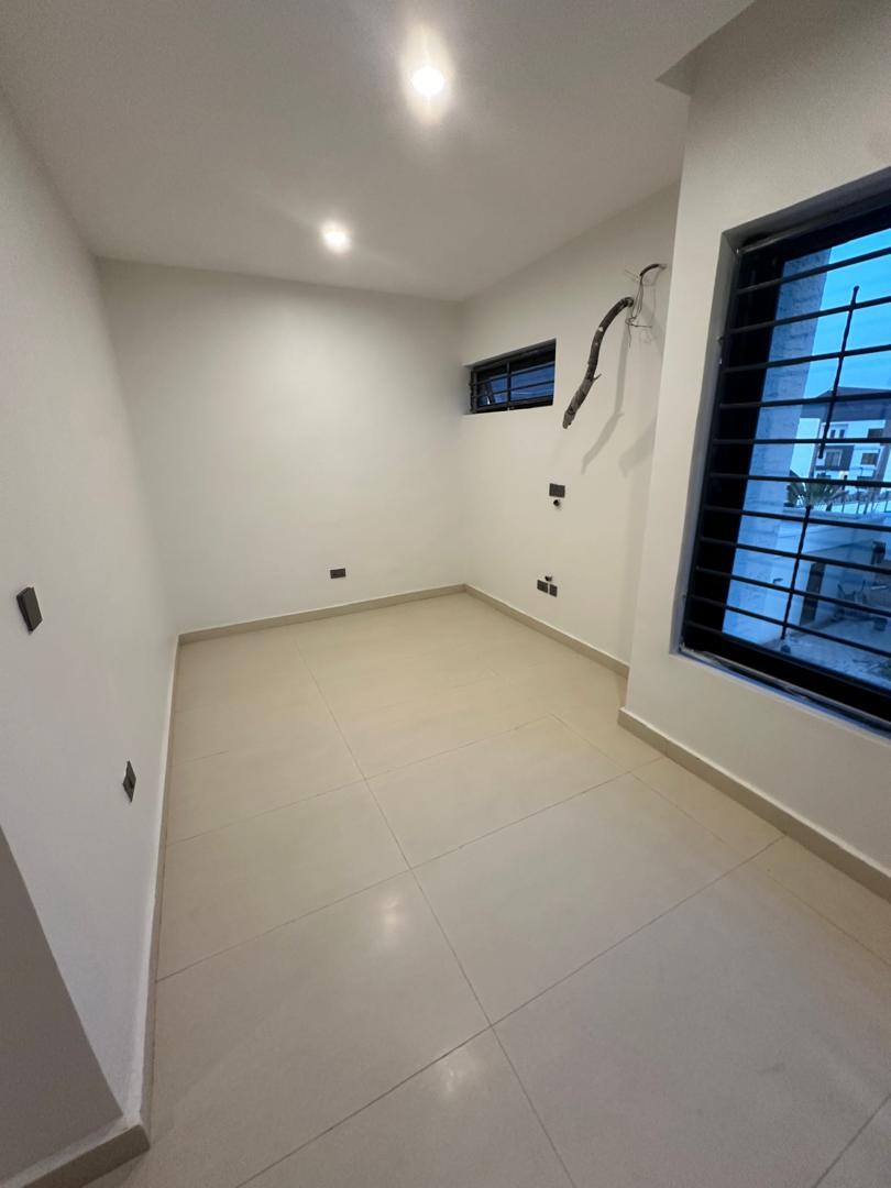 Brand new smart 5bedroom terrace duplex and BQ with sit out and family lounge  Jahi Gilmore