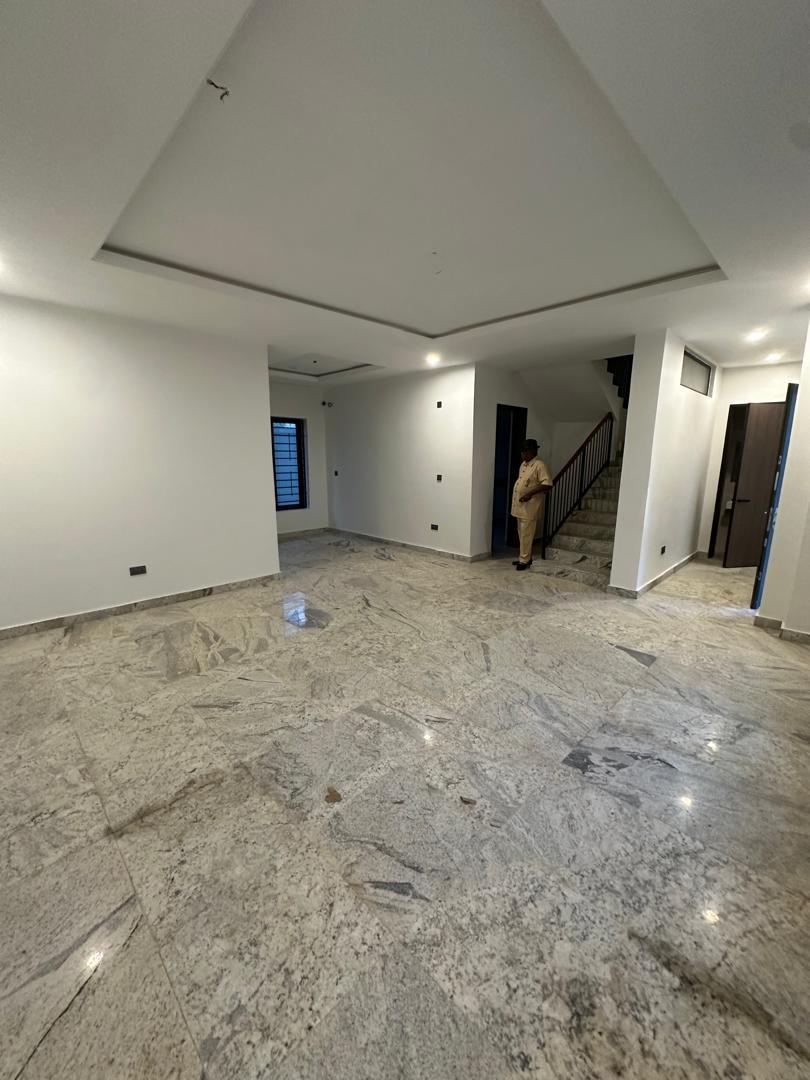 Brand new smart 5bedroom terrace duplex and BQ with sit out and family lounge  Jahi Gilmore