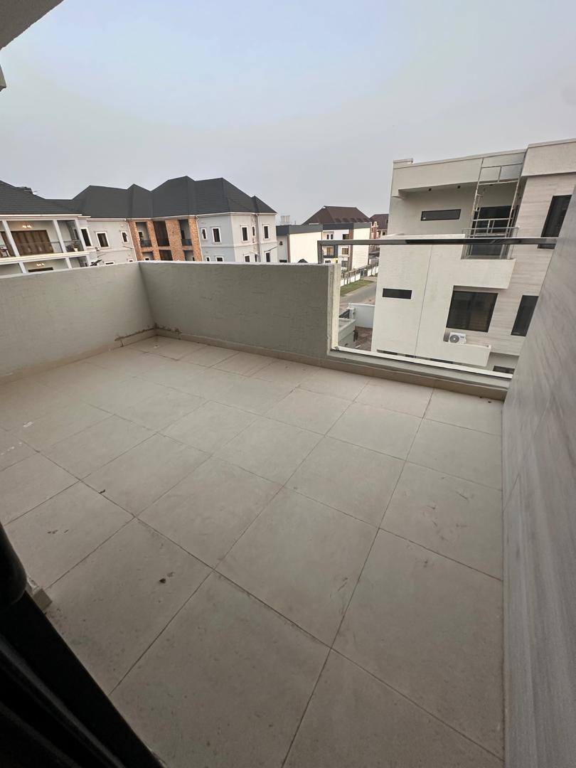 Brand new smart 5bedroom terrace duplex and BQ with sit out and family lounge  Jahi Gilmore