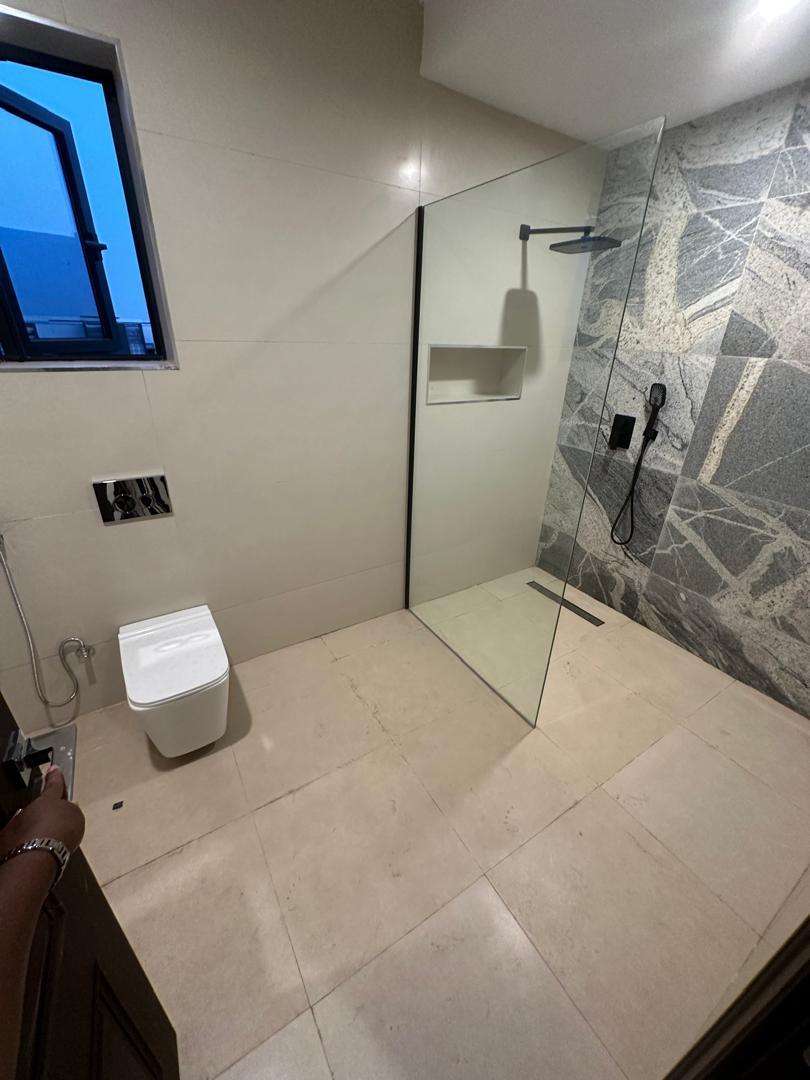 Brand new smart 5bedroom terrace duplex and BQ with sit out and family lounge  Jahi Gilmore