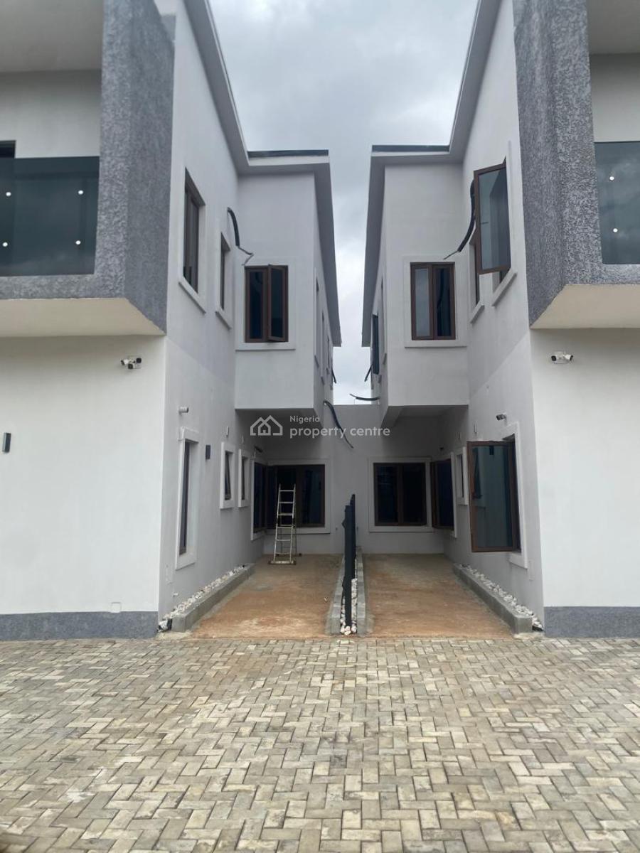 5 bedroom detached duplex for sale