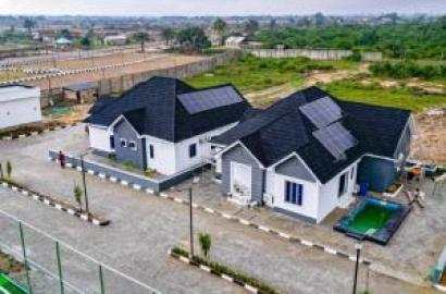 Newly Built Beautiful 3 And 4 Bedroom Full Detached Bungalow With Pool