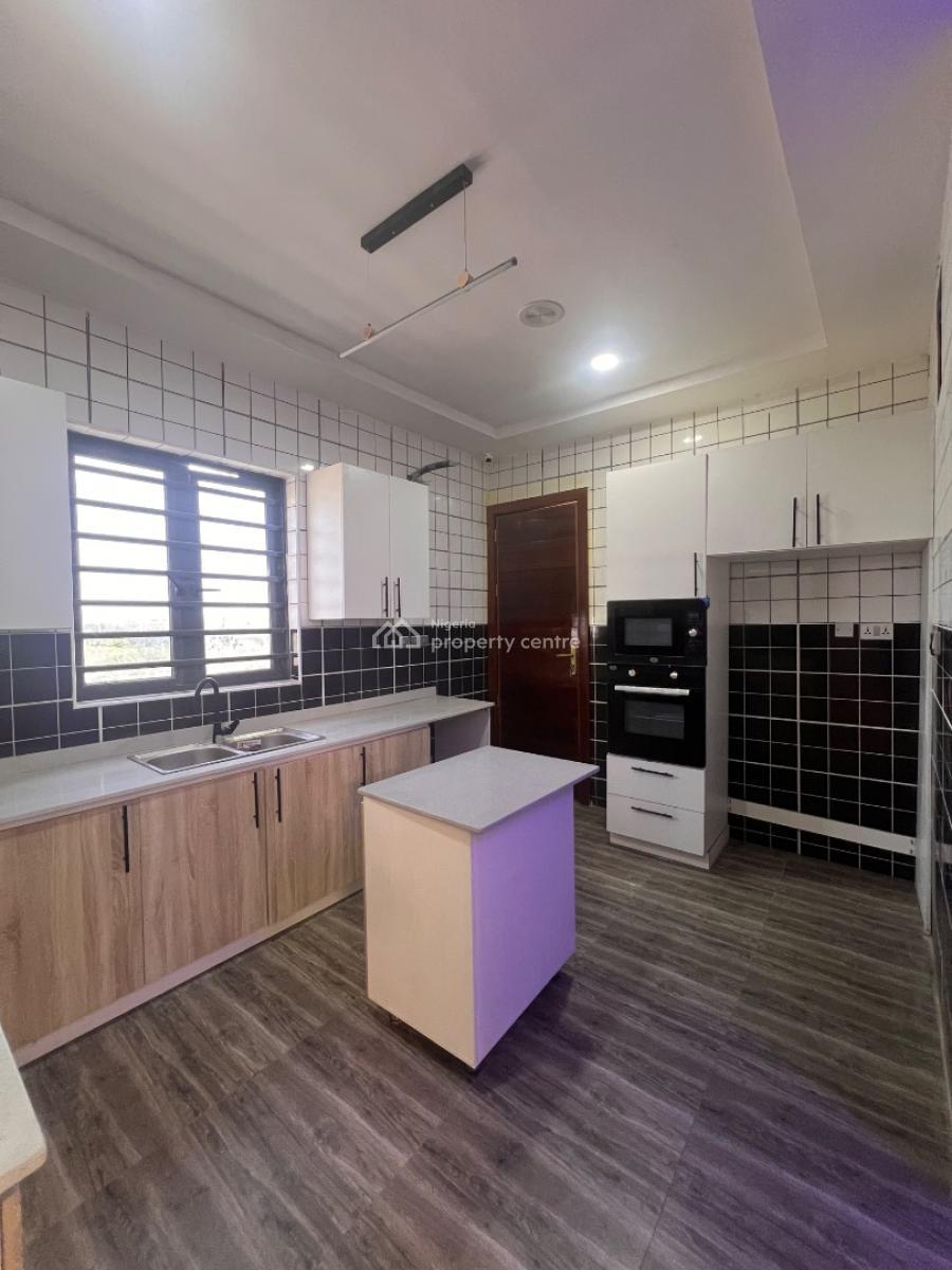 Exquisite 5 Bedroom Semi Detached Duplex With Swimming Pool