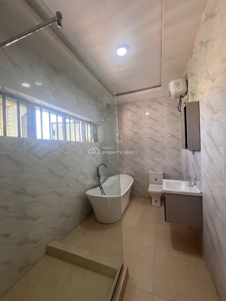 Exquisite 5 Bedroom Semi Detached Duplex With Swimming Pool