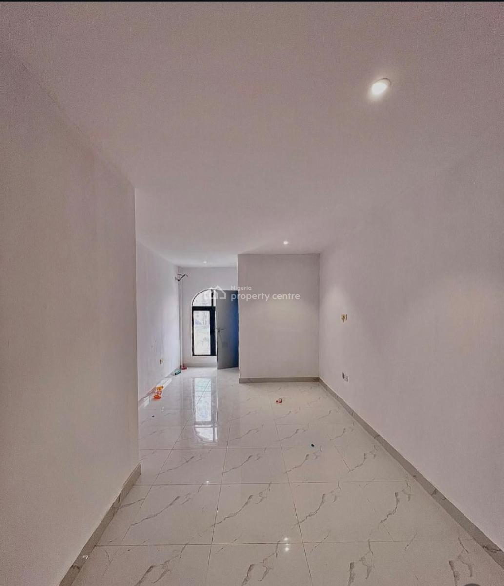 Luxury 3 Bedroom Spacious Penthouse