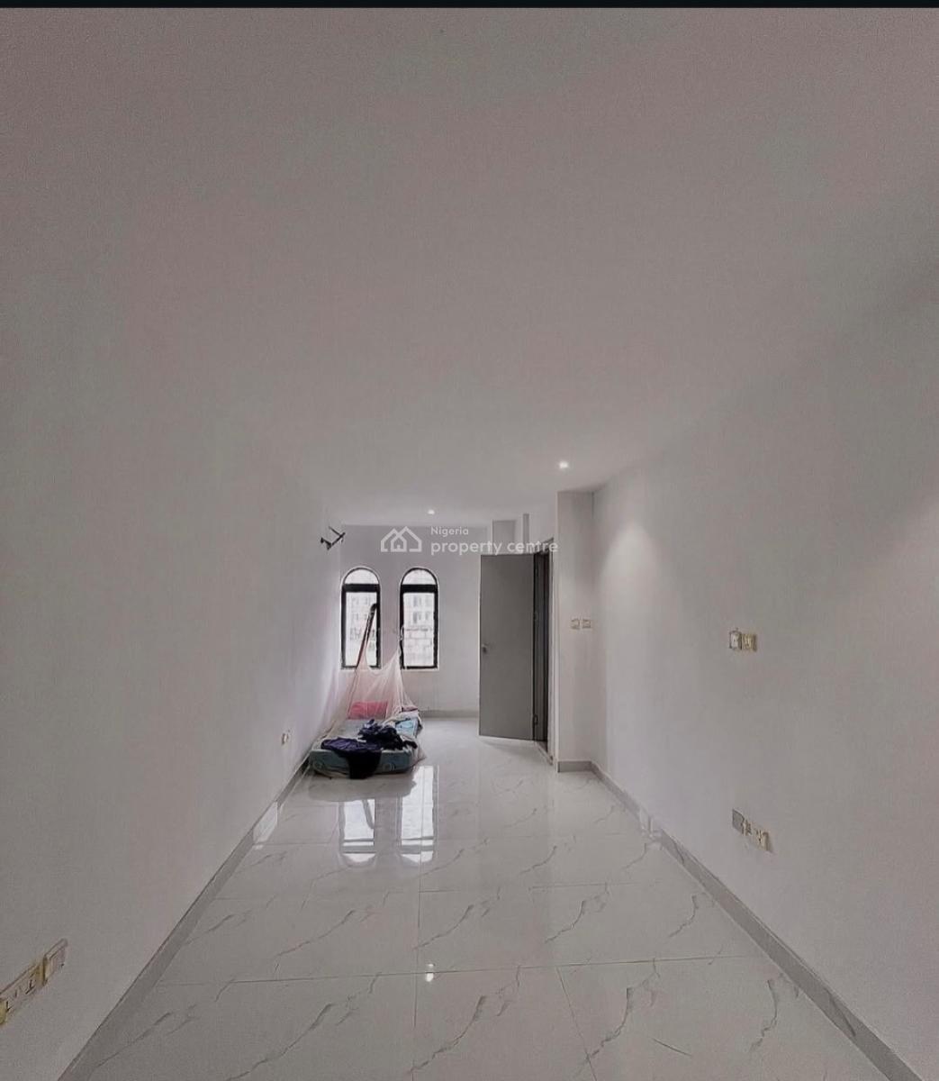 Luxury 3 Bedroom Spacious Penthouse